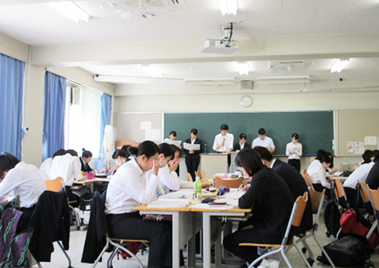 基礎看護学実習の発表会